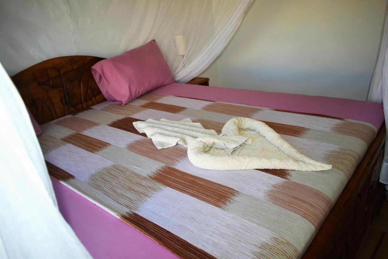 Private Backdoor Villa With Big Swimming Pool And Services Of Chef Included Diani Beach Luaran gambar
