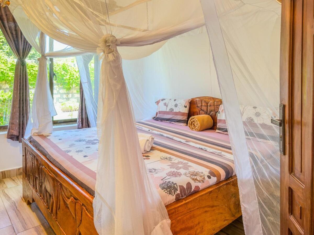 Private Backdoor Villa With Big Swimming Pool And Services Of Chef Included Diani Beach Luaran gambar
